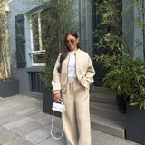 NOLA™ – BLØDT TO-DELT SÆT MED LYN­LÅS