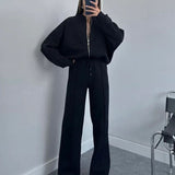 NOLA™ – BLØDT TO-DELT SÆT MED LYN­LÅS