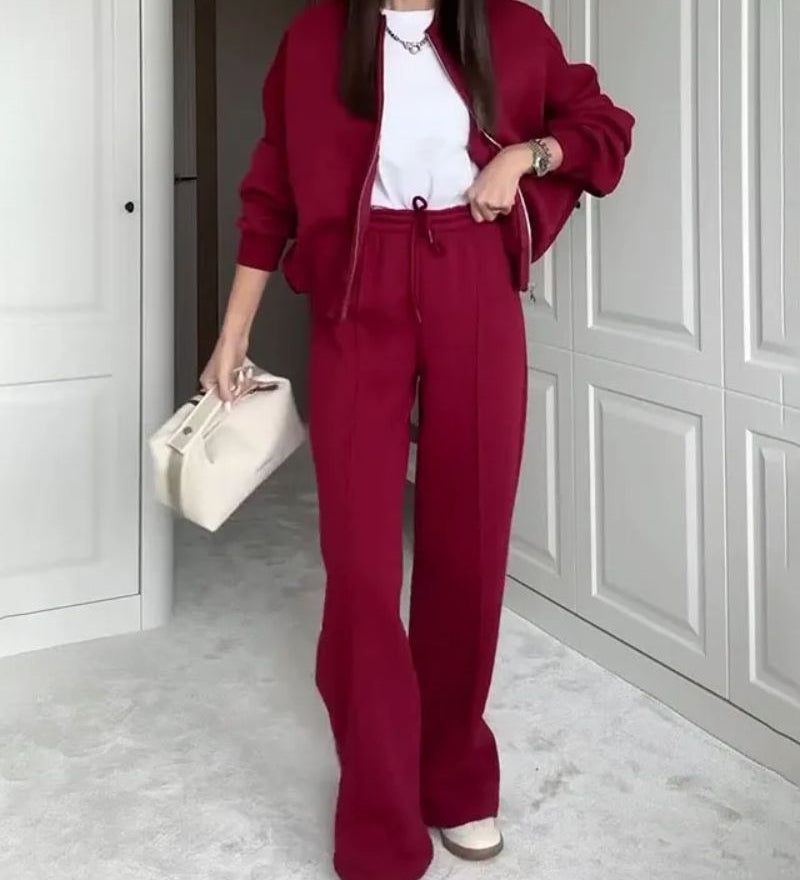 NOLA™ – BLØDT TO-DELT SÆT MED LYN­LÅS