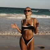 FELICE™ – BIKINISÆT MED KONTRASTDESIGN OG MODERNE UDTRYK