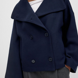 VALENTINA™ – KORT DOBBELTSPÆNDET FRACKE MED MAKSIMAL KRAVE