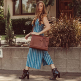 BERNADETTE™ – TASKE MED BLOMSTERDESIGN OG DEKORATIV SLØJFE