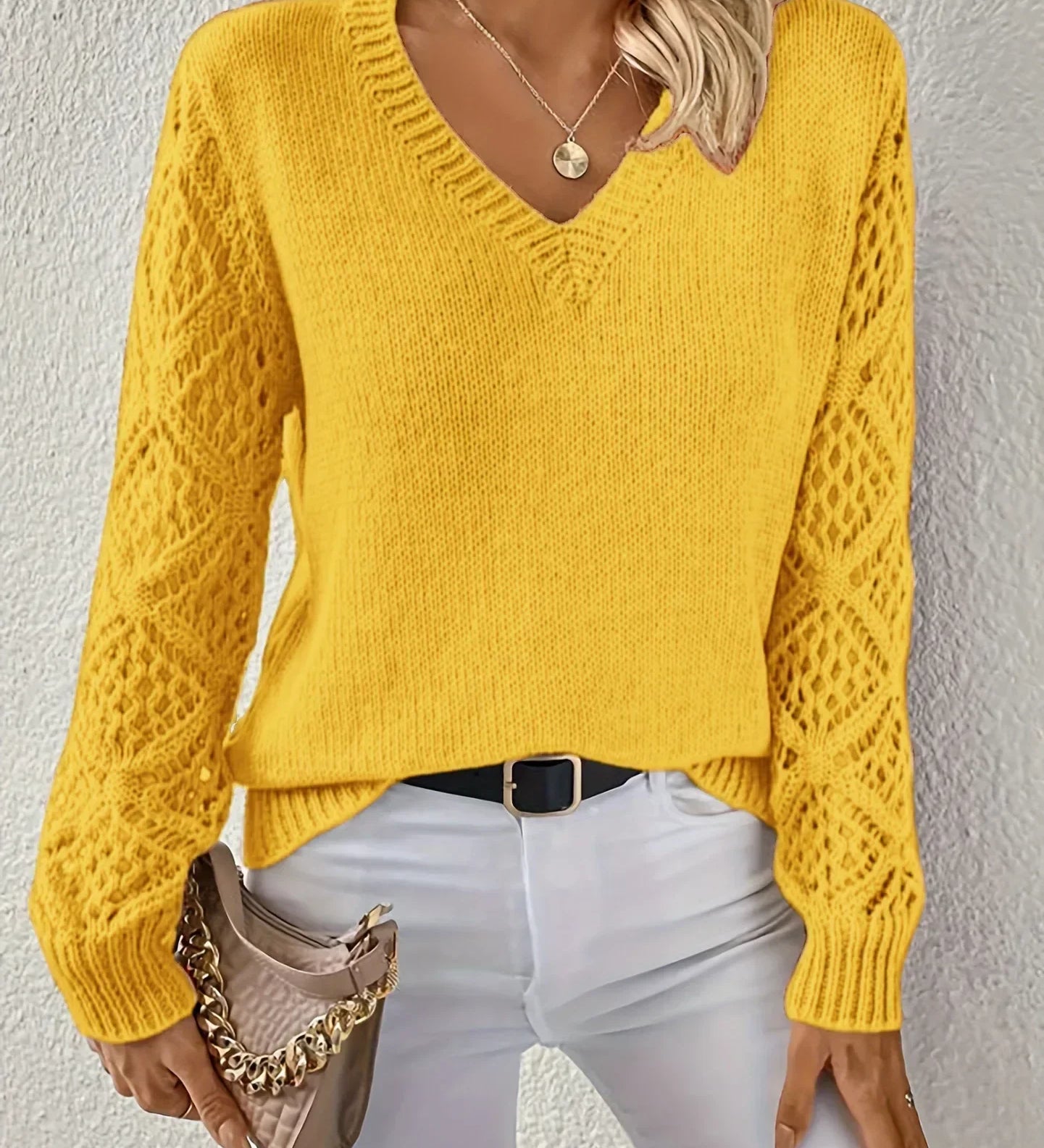 ZENYA™ – AFSLAPPET V-HALSET STRIKTRØJE TIL HVERDAGEN