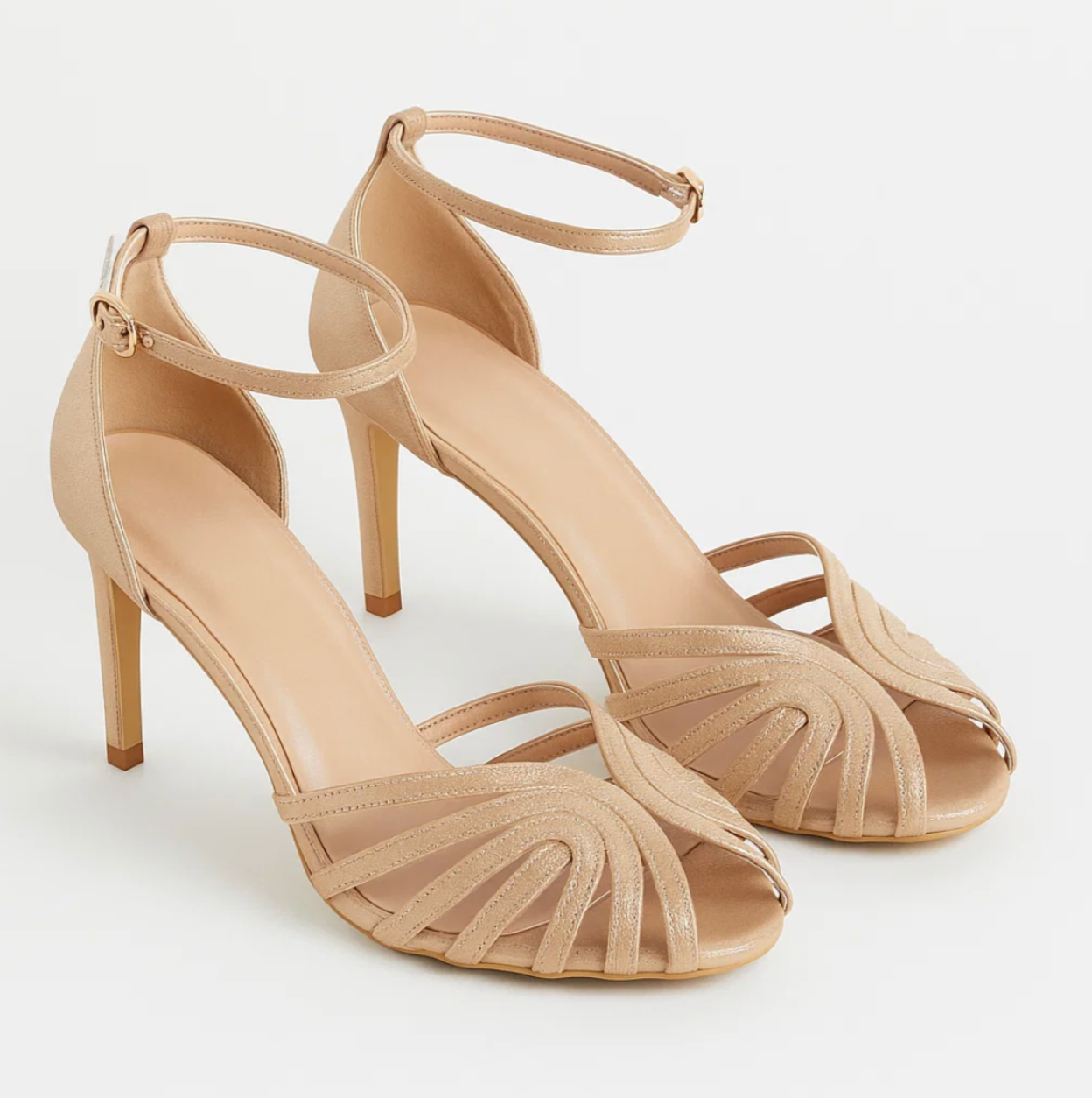 VERA NOIR™ – ELEGANTE HÆLE MED KRYDSDETALJE