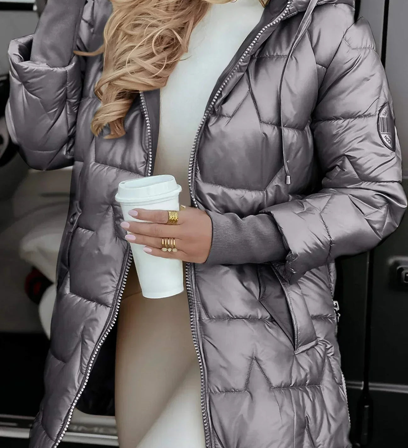 NOLWEN™ – ELEGANT VINTERJAKKE MED HÆTTE OG POLSTRING